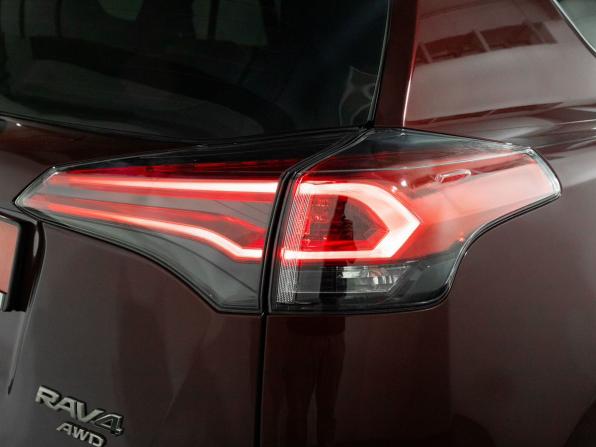 Toyota RAV4 IV (XA40) Рестайлинг с пробегом 2018 года, цена 2 850 500 рублей, 108952 км, внедорожник, Автокод Объявления