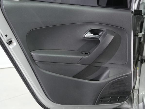 Volkswagen Polo V Рестайлинг с пробегом 2018 года, цена 970 000 рублей, 149000 км, седан, Автокод Объявления