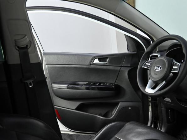 Kia Sportage IV с пробегом 2018 года, цена 2 199 000 рублей, 195000 км, внедорожник, Автокод Объявления