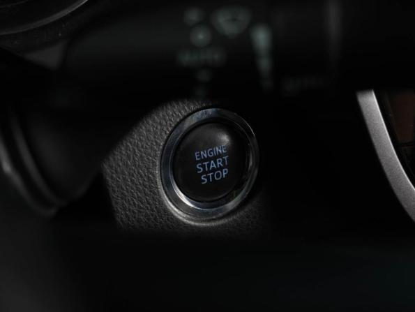 Toyota Camry VIII (XV70) Рестайлинг с пробегом 2021 года, цена 2 999 000 рублей, 135525 км, седан, Автокод Объявления