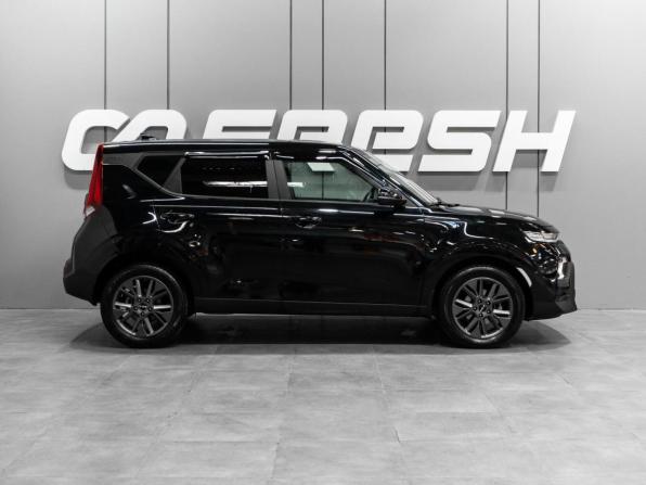 Kia Soul III Рестайлинг с пробегом 2022 года, цена 2 180 000 рублей, 23139 км, хэтчбек, Автокод Объявления