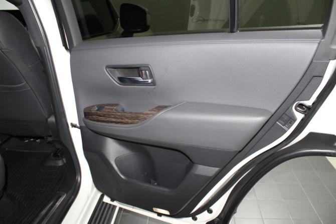 Toyota Land Cruiser 300 Series с пробегом 2021 года, цена 9 300 000 рублей, 146739 км, внедорожник, Автокод Объявления
