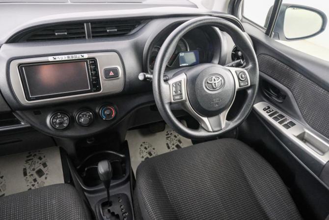 Toyota Vitz III (XP130) Рестайлинг с пробегом 2016 года, цена 919 000 рублей, 130000 км, хэтчбек, Автокод Объявления