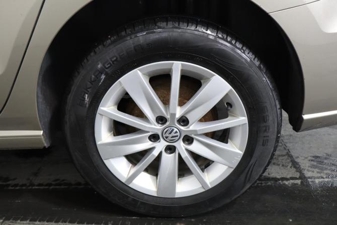 Volkswagen Polo V с пробегом 2015 года, цена 949 000 рублей, 120000 км, седан, Автокод Объявления