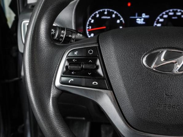 Hyundai Solaris II Рестайлинг с пробегом 2022 года, цена 1 599 000 рублей, 101033 км, седан, Автокод Объявления