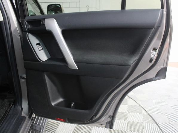 Toyota Land Cruiser Prado 150 Series Рестайлинг 2 с пробегом 2018 года, цена 4 580 000 рублей, 137000 км, внедорожник, Автокод Объявления