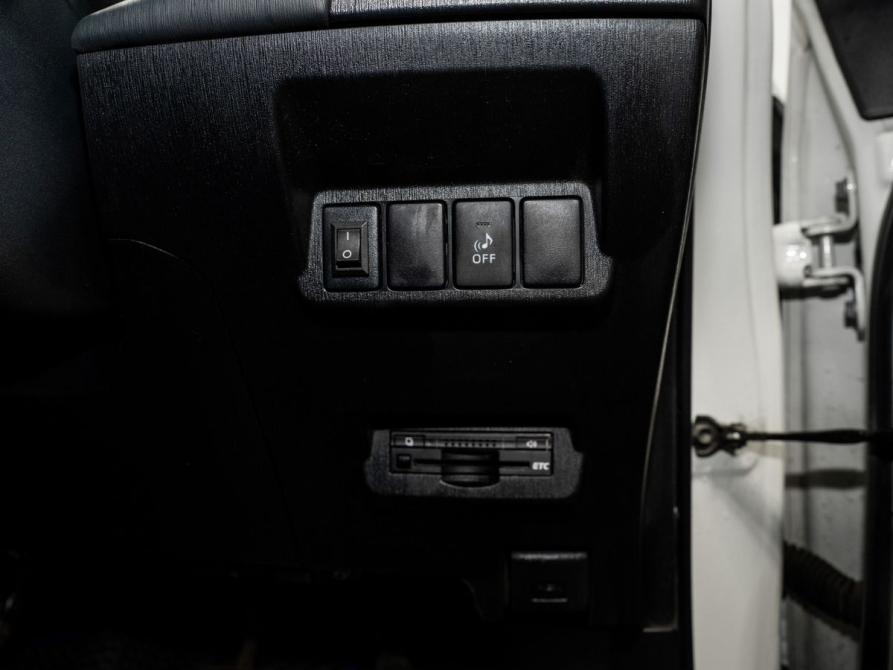 Toyota Prius Alpha I (ZVW40/41) Рестайлинг Чита  - изображение 13