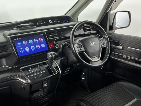 Honda Stepwgn V с пробегом 2016 года, цена 2 150 000 рублей, 163551 км, минивэн, Автокод Объявления