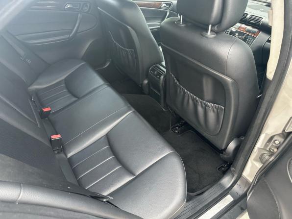 Mercedes-Benz C-Класс II (W203) Рестайлинг с пробегом 2006 года, цена 549 000 рублей, 335184 км, седан, Автокод Объявления