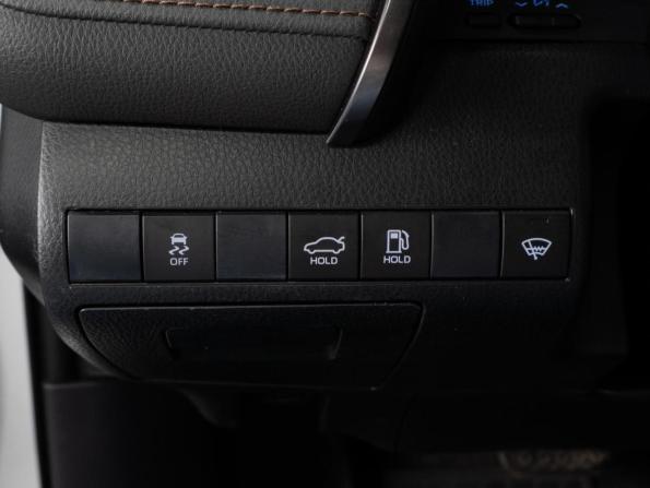 Toyota Camry VIII (XV70) с пробегом 2019 года, цена 2 719 000 рублей, 105506 км, седан, Автокод Объявления