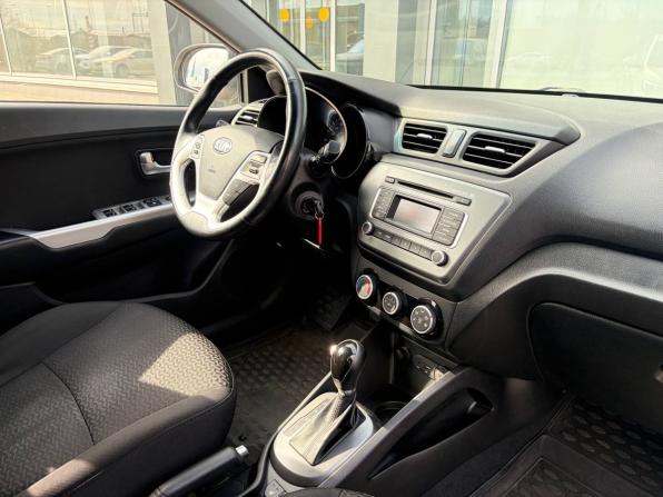 Kia Rio III Рестайлинг с пробегом 2015 года, цена 955 000 рублей, 134733 км, хэтчбек, Автокод Объявления