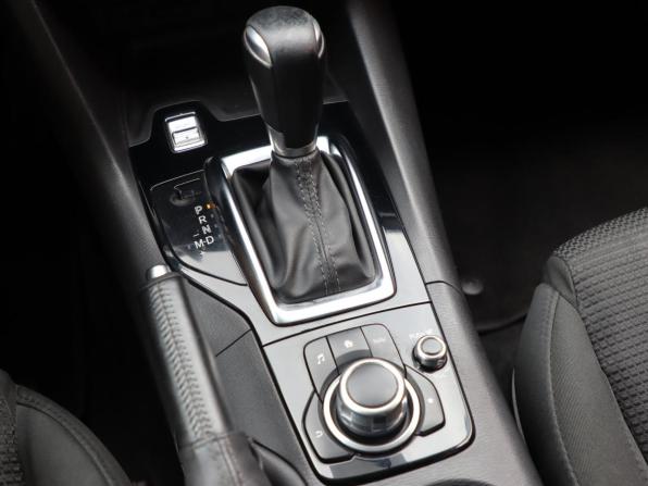 Mazda 3 III (BM) Рестайлинг с пробегом 2016 года, цена 950 000 рублей, 288451 км, хэтчбек, Автокод Объявления