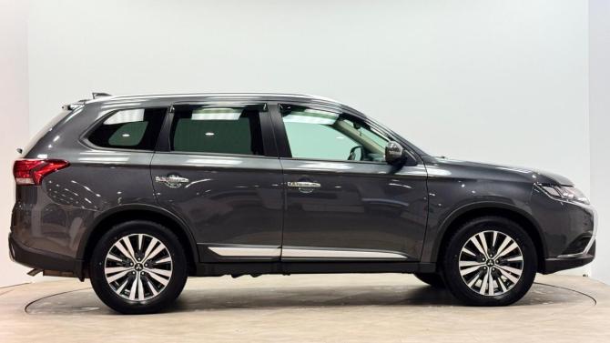 Mitsubishi Outlander III Рестайлинг 3 с пробегом 2021 года, цена 3 020 000 рублей, 42550 км, внедорожник, Автокод Объявления