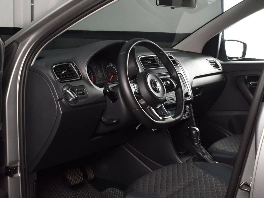 Volkswagen Polo V Рестайлинг Кемерово  - изображение 6