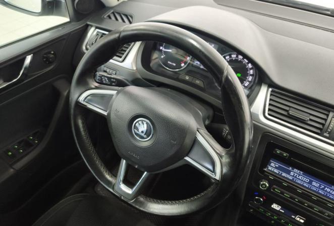 Skoda Rapid I с пробегом 2015 года, цена 829 500 рублей, 204724 км, лифтбек, Автокод Объявления