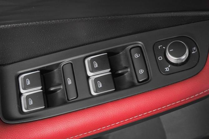 Geely Coolray I Рестайлинг с пробегом 2024 года, цена 2 329 000 рублей, 17000 км, внедорожник, Автокод Объявления