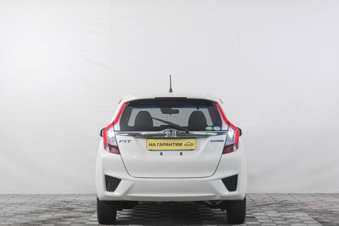 Honda Fit III с пробегом 2016 года, цена 1 199 000 рублей, 84000 км, хэтчбек, Автокод Объявления