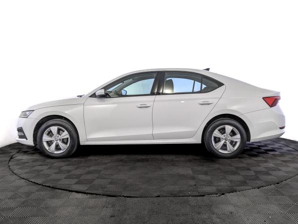 Skoda Octavia IV (A8) с пробегом 2022 года, цена 2 680 000 рублей, 34856 км, лифтбек, Автокод Объявления
