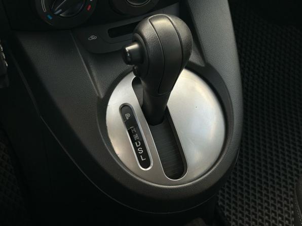 Mazda 2 II (DE) с пробегом 2008 года, цена 640 000 рублей, 93150 км, хэтчбек, Автокод Объявления