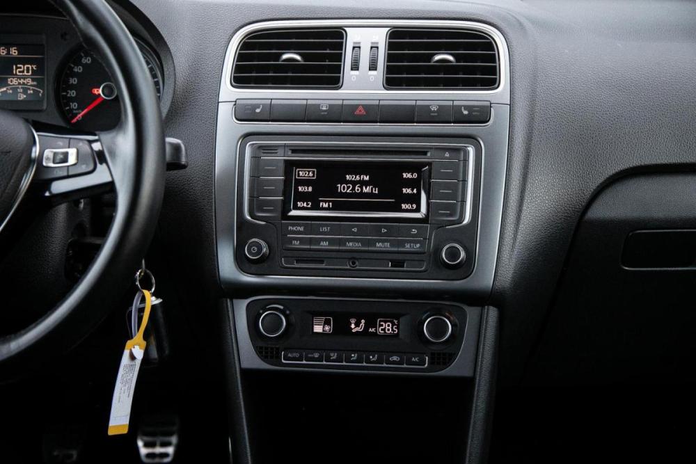 Volkswagen Polo V Рестайлинг Иркутск  - изображение 16