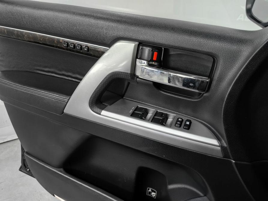 Toyota Land Cruiser 200 Series Рестайлинг 1 Новосибирск  - изображение 27