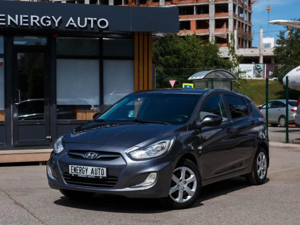 Hyundai Solaris I с пробегом 2012 года, цена 650 000 рублей, 182955 км, хэтчбек, Автокод Объявления