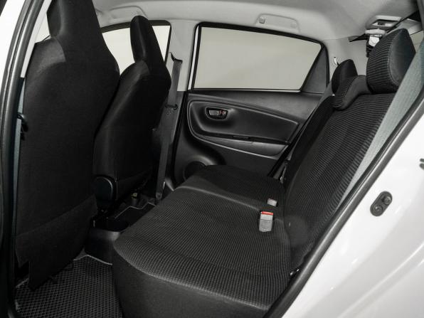 Toyota Vitz III (XP130) Рестайлинг 2 с пробегом 2017 года, цена 829 500 рублей, 142377 км, хэтчбек, Автокод Объявления