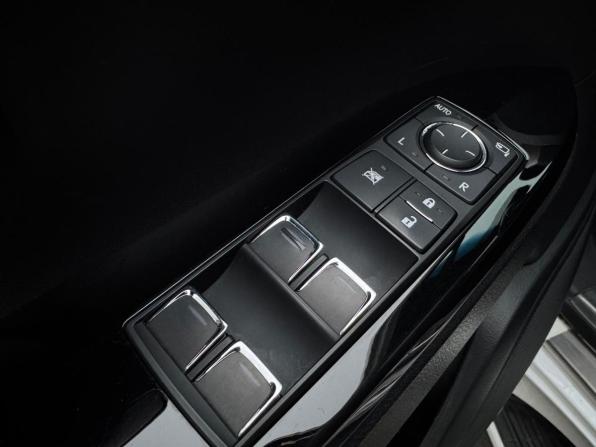 Toyota Land Cruiser Prado 150 Series Рестайлинг 2 с пробегом 2019 года, цена 4 390 000 рублей, 112167 км, внедорожник, Автокод Объявления