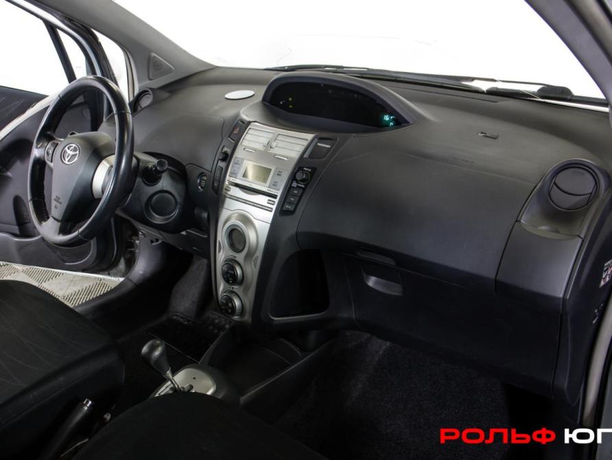 Toyota Yaris II Москва  - изображение 7