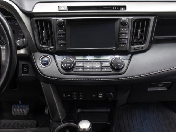 Toyota RAV4 IV (XA40) Рестайлинг с пробегом 2018 года, цена 2 149 000 рублей, 209573 км, внедорожник, Автокод Объявления