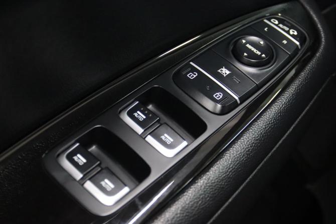 Kia Optima IV Рестайлинг с пробегом 2019 года, цена 1 995 950 рублей, 104496 км, седан, Автокод Объявления