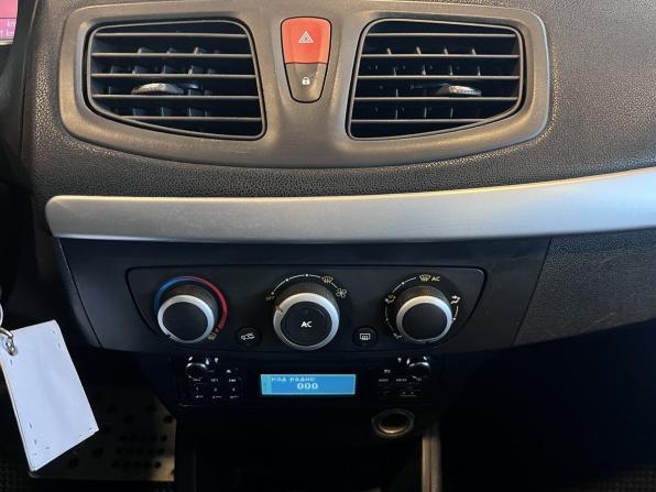 Renault Fluence I Рестайлинг с пробегом 2014 года, цена 650 000 рублей, 193241 км, седан, Автокод Объявления