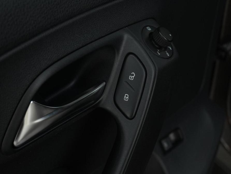 Volkswagen Polo V Рестайлинг Калининград  - изображение 19