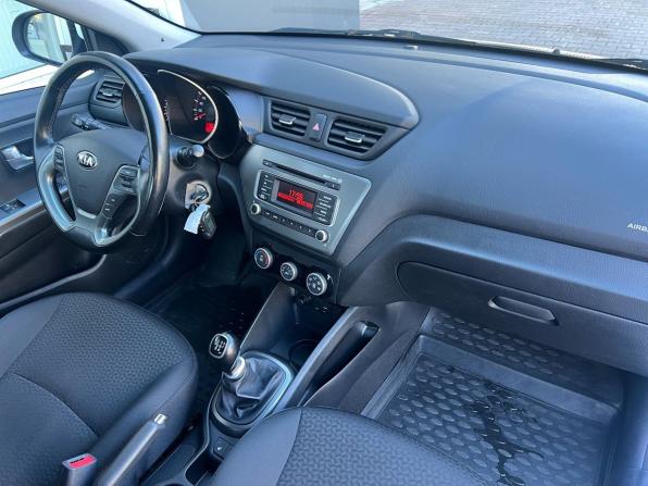 Kia Rio III Рестайлинг с пробегом 2016 года, цена 1 119 000 рублей, 54136 км, хэтчбек, Автокод Объявления