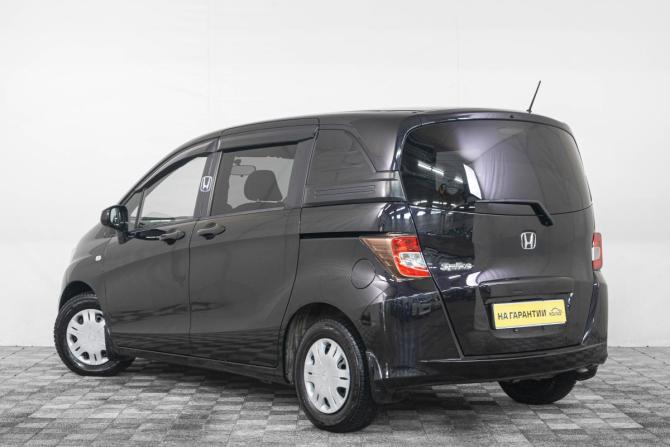 Honda Freed I с пробегом 2010 года, цена 999 000 рублей, 149000 км, компактвэн, Автокод Объявления