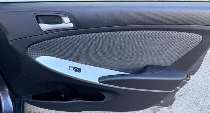 Hyundai Solaris I с пробегом 2014 года, цена 920 000 рублей, 195297 км, хэтчбек, Автокод Объявления