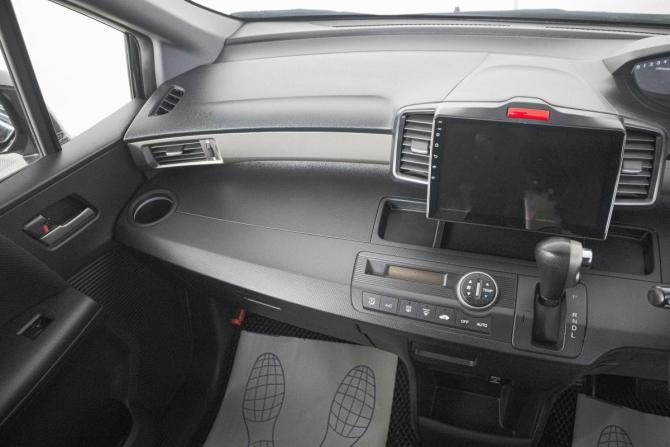 Honda Freed I с пробегом 2010 года, цена 999 000 рублей, 149000 км, компактвэн, Автокод Объявления