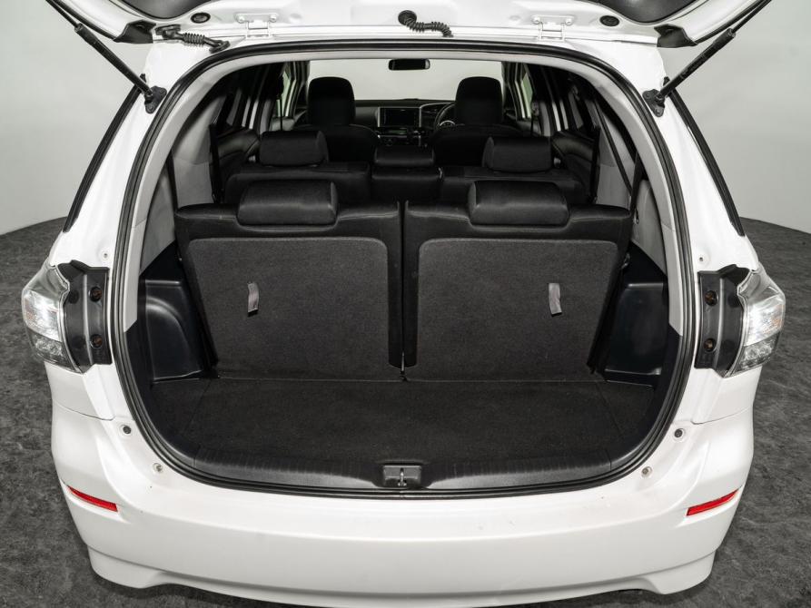 Toyota Wish II Рестайлинг Иркутск  - изображение 18