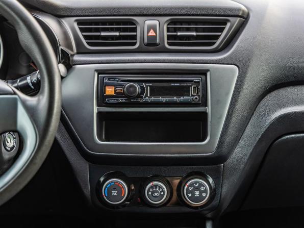 Kia Rio III Рестайлинг с пробегом 2016 года, цена 998 000 рублей, 80348 км, седан, Автокод Объявления