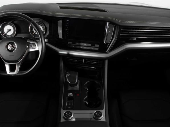 Volkswagen Touareg III с пробегом 2019 года, цена 5 430 000 рублей, 84060 км, внедорожник, Автокод Объявления