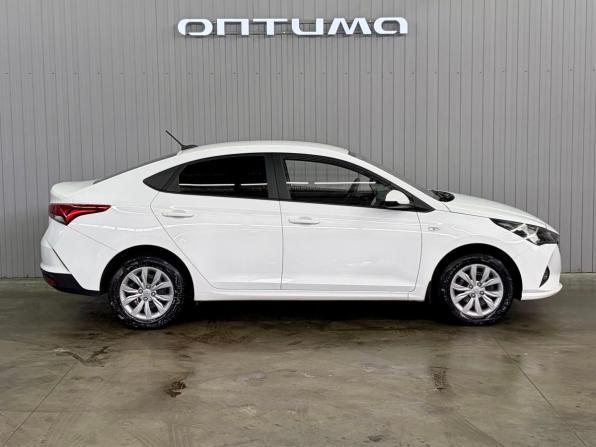 Hyundai Solaris II Рестайлинг с пробегом 2022 года, цена 1 697 000 рублей, 67739 км, седан, Автокод Объявления