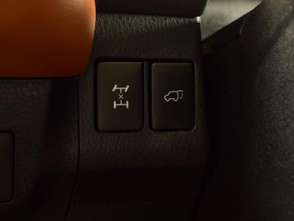 Toyota RAV4 IV (XA40) Рестайлинг с пробегом 2016 года, цена 2 399 999 рублей, 210255 км, внедорожник, Автокод Объявления