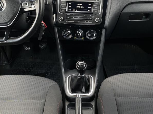 Volkswagen Polo V Рестайлинг с пробегом 2017 года, цена 1 019 000 рублей, 143944 км, седан, Автокод Объявления
