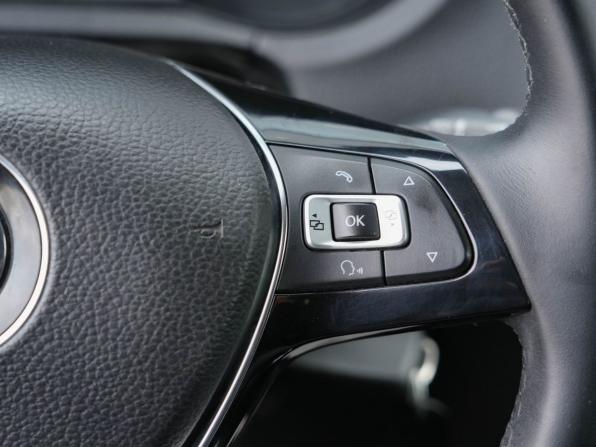 Volkswagen Polo V Рестайлинг с пробегом 2016 года, цена 1 170 000 рублей, 97253 км, седан, Автокод Объявления