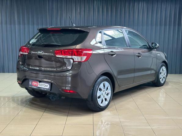Kia Rio III Рестайлинг с пробегом 2016 года, цена 1 079 900 рублей, 140000 км, хэтчбек, Автокод Объявления