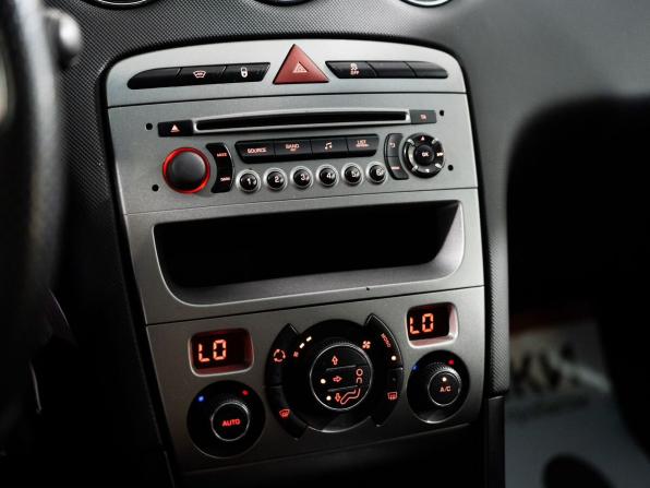 Peugeot 408 I с пробегом 2016 года, цена 685 000 рублей, 176852 км, седан, Автокод Объявления