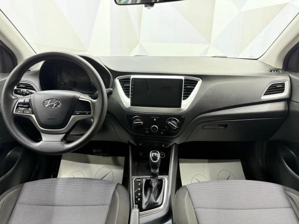 Hyundai Solaris II Рестайлинг с пробегом 2021 года, цена 1 470 000 рублей, 43671 км, седан, Автокод Объявления