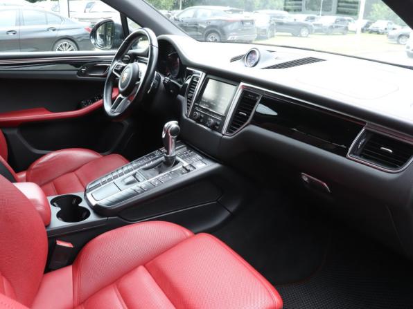 Porsche Macan I с пробегом 2015 года, цена 3 300 000 рублей, 109312 км, внедорожник, Автокод Объявления