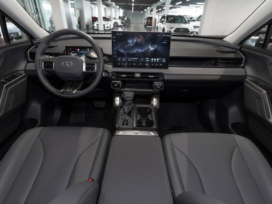 Toyota RAV4 VI (XA60) Москва  - изображение 8