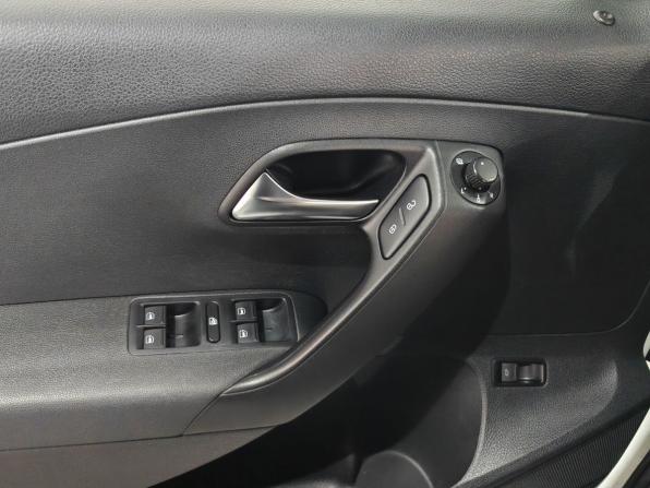 Volkswagen Polo V Рестайлинг с пробегом 2019 года, цена 1 150 000 рублей, 94356 км, седан, Автокод Объявления